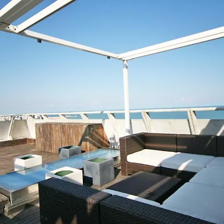 Attico Fronte Mare Zanier Apartamento *